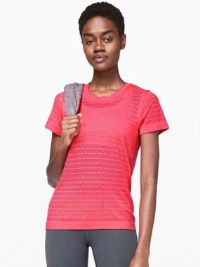 Lululemon Breeze By Short Sleeve Squad Pink Seamless Running Top Size 4